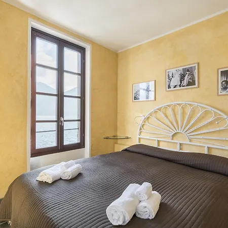 At The Pier Of - The House Of Travelers * Brienno