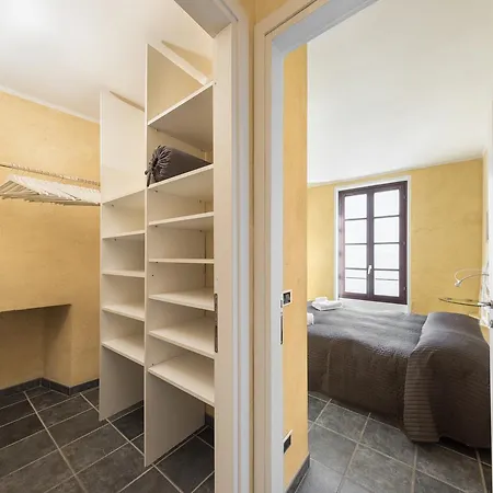 At The Pier Of - The House Of Travelers Apartment *