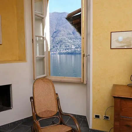 At The Pier Of - The House Of Travelers شقة Brienno
