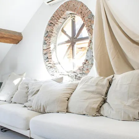 At The Pier Of - The House Of Travelers Appartamento *