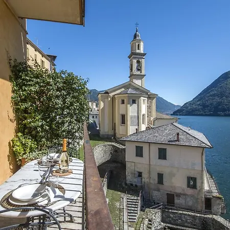 At The Pier Of - The House Of Travelers Brienno