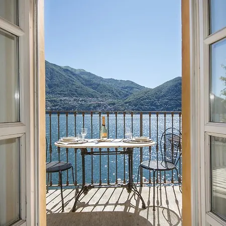 شقة At The Pier Of - The House Of Travelers Brienno