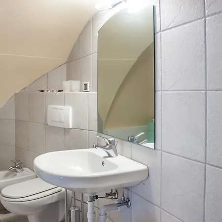 Apartment At The Pier Of - The House Of Travelers Brienno