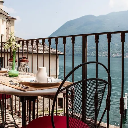 شقة At The Pier Of - The House Of Travelers Brienno