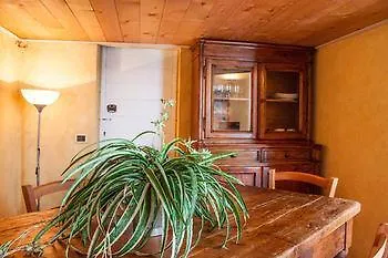 At The Pier Of - The House Of Travelers * Brienno