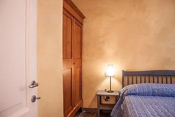 At The Pier Of - The House Of Travelers Appartamento *