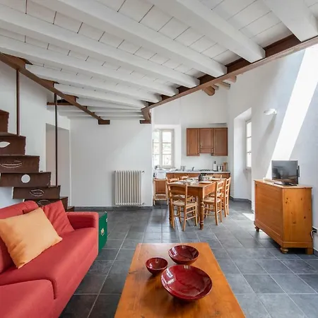 At The Pier Of - The House Of Travelers Appartamento *